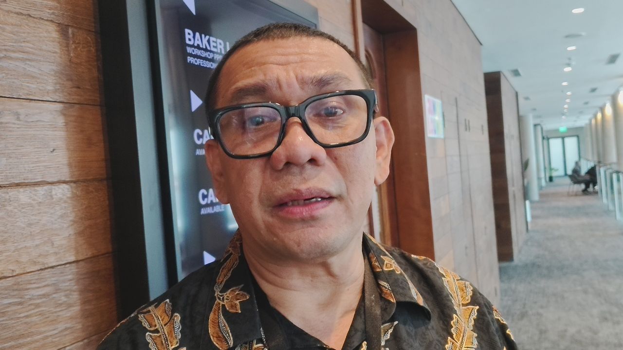 Dr. Drs. M. Rusdianto Abu, M.Si., Rektor USTJ