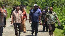 Tinjau Banjir di Kemtuk Gresi, Bupati Jayapura Janji Turunkan Alat Berat dan Percepat Penanganan