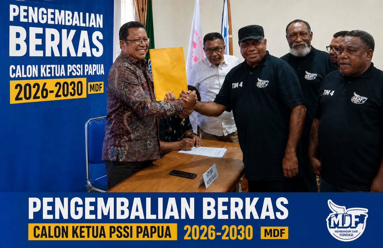 Tampak calon Ketua PSSI Papua, Matius Fakhiri kembalikan berkas