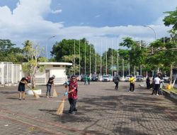Ketua Ikkal Papua Turun Bersih-Bersih Stadion LE, Tunjukan Solidaritas untuk Persipura