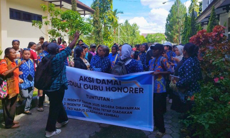 Demo guru PAUD TK se kabupaten Jayapura tuntut insentif yang belum terbayarkan 1,5 Tahun