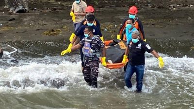 Polisi dan Basarnas Evakuasi Jenazah Diduga WNA di Perairan Raja Ampat