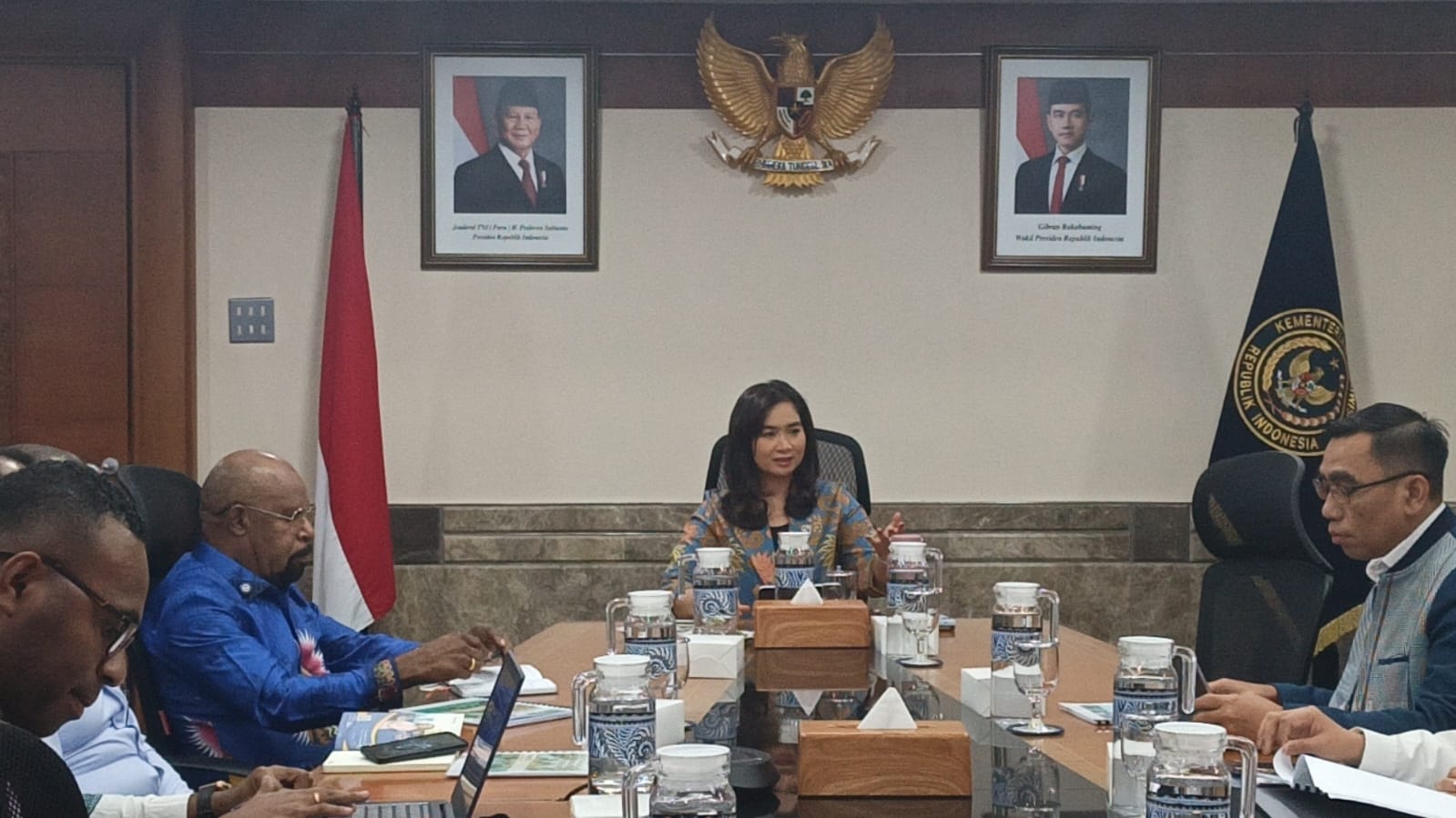 Bupati Jayapura Dr. Yunus Wonda, SH., MH., audiensi dengan Wakil Menteri Pariwisata RI Ni Luh Ernawati, SE., di Kemenpar Jakarta
