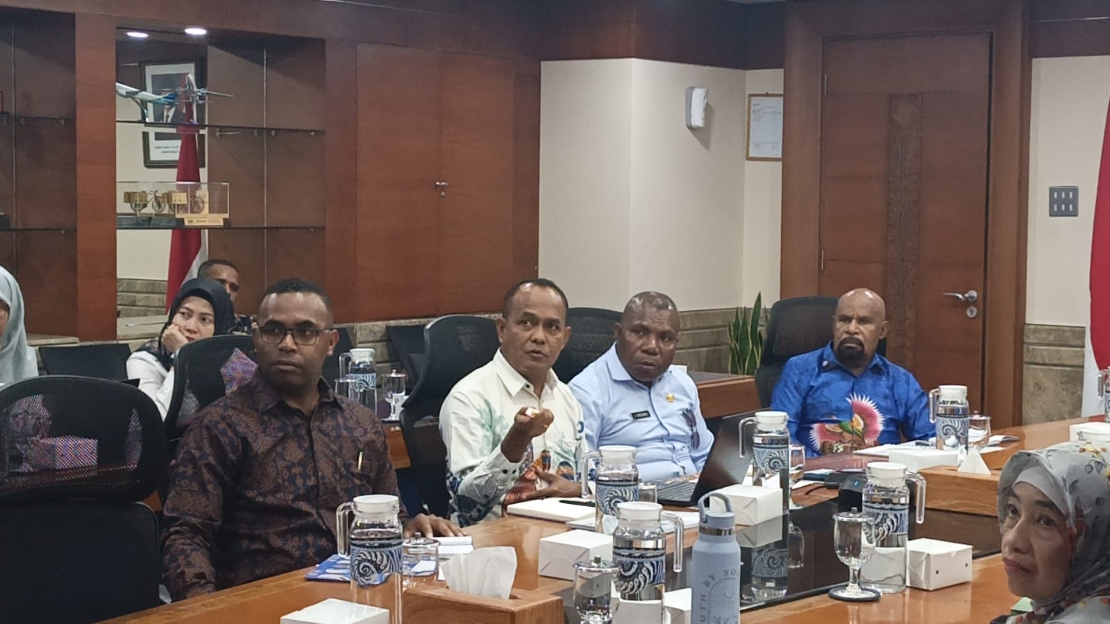 Bupati Jayapura Dr. Yunus Wonda, SH., MH., audiensi dengan Wakil Menteri Pariwisata RI Ni Luh Ernawati, SE., di Kemenpar Jakarta