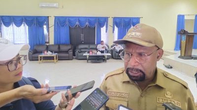 Lantik Pengurus LPPD, Yunus Wonda Targetkan Kabupaten Jayapura Bersinar di Pesparawi Nasional