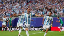 Hat-trick Bersejarah Messi Hancurkan Aljazair, Argentina Awali Misi Pertahankan Gelar dengan Gemilang