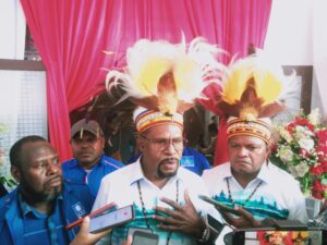 Diusung Partai Demokrat dan PAN, Yunus Wonda-Haris Yoku Resmi Mendaftar ke KPU