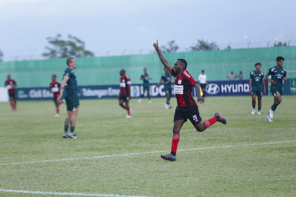 Persipura Akhiri Liga 2 dengan Kemenangan Meyakinkan 3-0 atas Persipal Palu