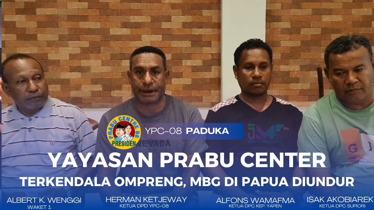 Foto: Roy /dari kiri, Waket 1 Albert K. Wenggi, Ketua YPC-08 Papua Herman Ketjeway, Ketua DPC Yapen Alfons Wamafma, dan Ketua Supiori Isak Akobiarek, saat gelar klarifikasi Minggu (16/2) di Hotel N2, Gunung Sahari, Jakarta.