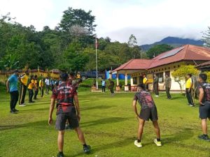 Membangun Sinergi TNI-Polri Melalui Olahraga Bersama di Kelila