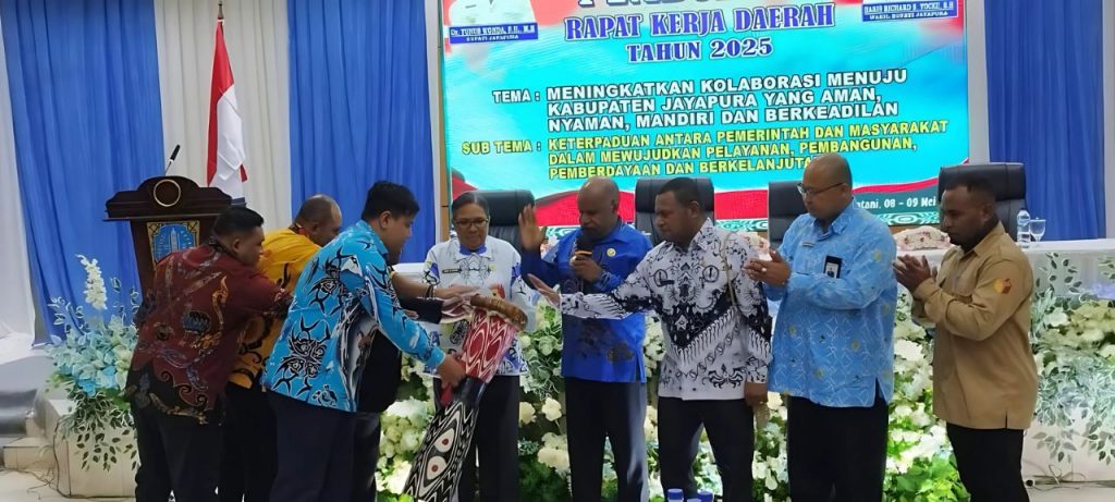 Bupati Jayapura Buka Rakerda 2025, Tegaskan Fokus pada Visi-Misi Daerah