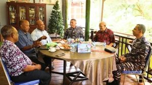Danlantamal X Temui Ketua LMA Port Numbay, Pererat Sinergi TNI AL dan Masyarakat Adat