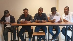 Aktivis Waropen Desak Bupati FX Mote Tepati Janji 100 Hari Kerja