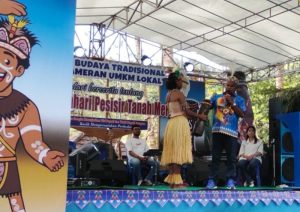 Bupati Jayapura Dorong Promosi Wisata Bahari Lewat Pentas Budaya dan UMKM Lokal di Pantai Amai