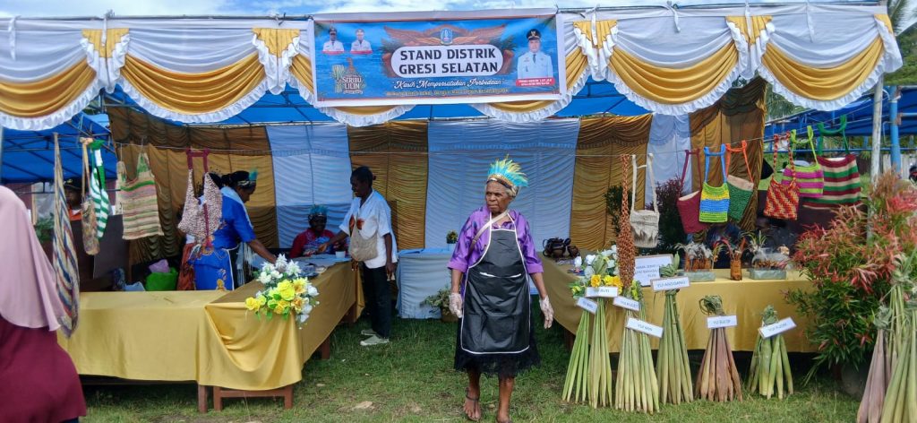 Kearifan Lokal Grime Nawa Bersinar Lewat Sayur Lilin di Festival UMKM Jayapura