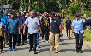 Gubernur Papua  dan Bupati Jayapura Tinjau Jalur Logistik Maribu-Depapre