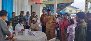Tabuhan Tifa Yusuf Yambe Yabdi Resmikan Pasar Murah dan Layanan Kesehatan di Sentani