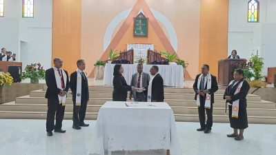 Momen Haru dan Sukacita, GKI Petrus Amban Resmi Berganti Pemimpin
