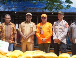 Hari Kedua Penyaluran, Bupati Jayapura Sisir Kampung Terdampak Banjir: “Kami Pastikan Semua Warga Tersentuh Bantuan”