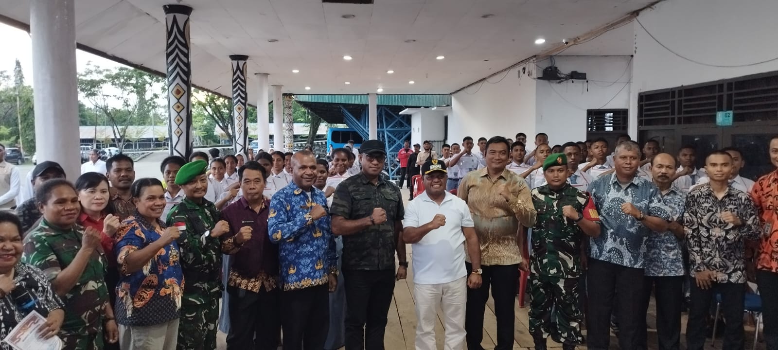 Wabup Haris Yocku foto bersama usai menutup seleksi Paskibraka