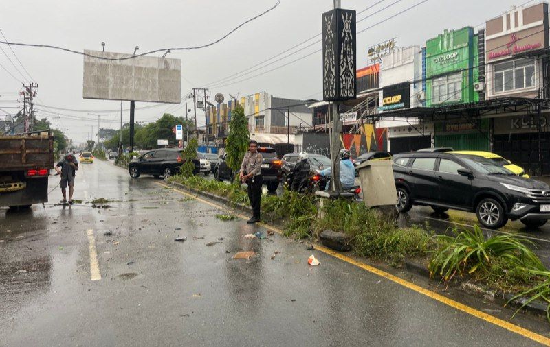 Tampak ruas jalan setelah truck di evakuasi