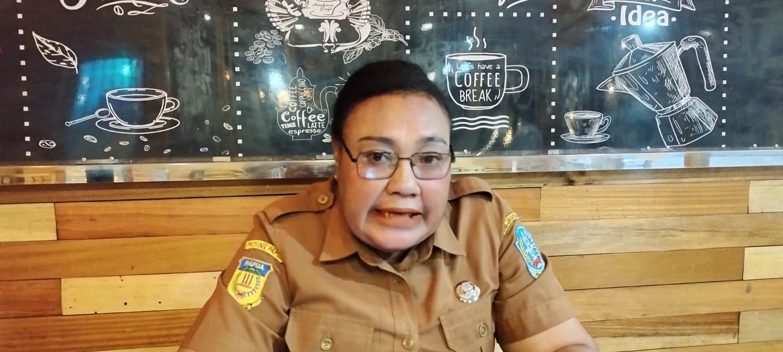 Erni Kalem, SH., Plt Kepala BKPSDM Kabupaten Jayapura