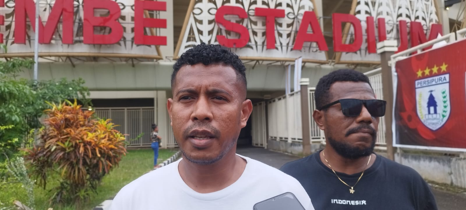 Tampak Yeri Stenly Hamadi dan Paul Ohee, Ketua dan Waket DPD BMP Papua