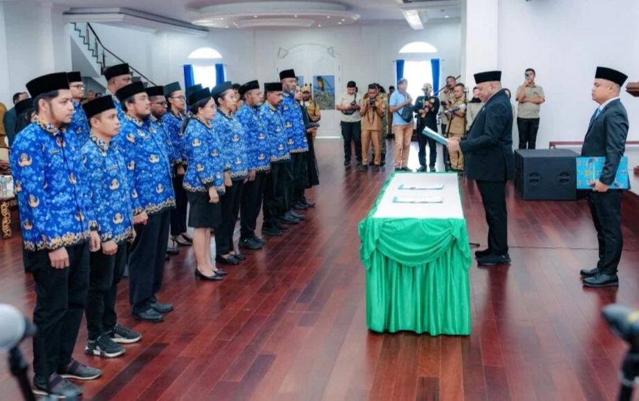 Gubernur Matius Fakhiri lantik 16 pejabat dilingkungan Pemprov Papua