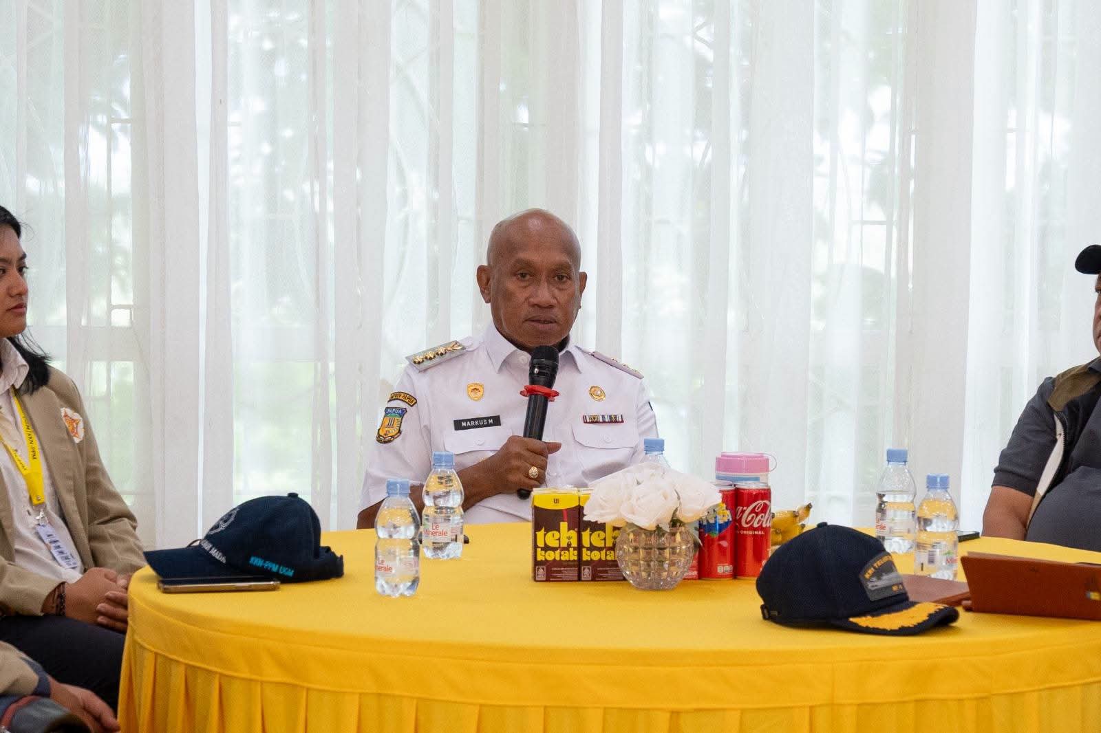 Nampak Markus O. Mansnembra, SH., MM., Bupati Biak Numfor