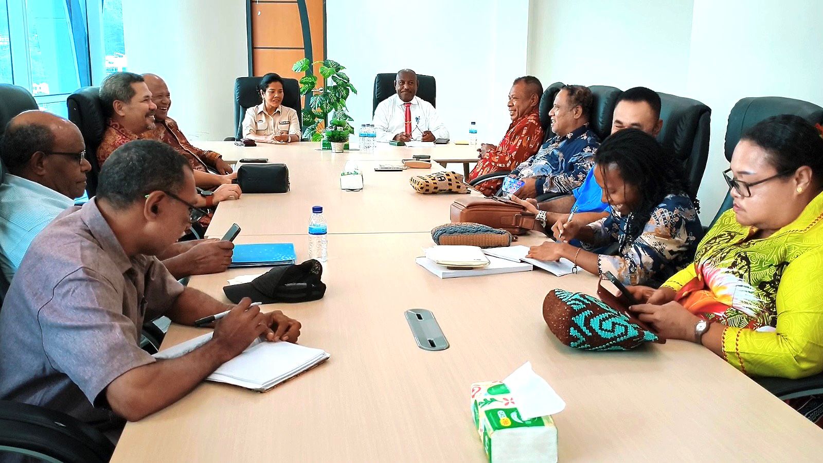 Yanni bersama Pimpinan dan Anggota MRP Papua
