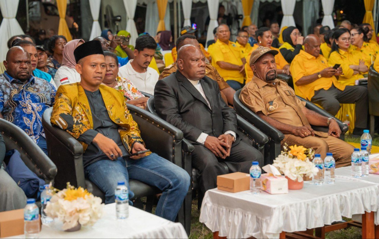 Tampak Bupati Jayapura Dr. Yunus Wonda, SH., MH., ketika menghadiri pelantikan pengurus DPD II Partai Golkar Kabupaten Jayapura
