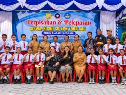 Tangis Haru Iringi Pelepasan 50 Siswa SD YPK Yoka Baru, Siap Menapaki Masa Depan