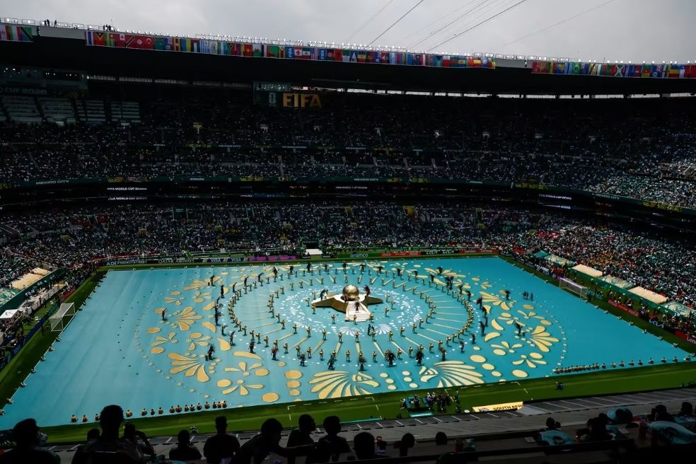 Pertunjukan seni tari pada pembukaan Piala Dunia