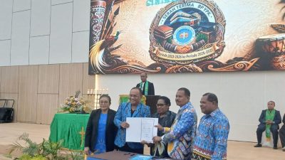 Tongkat Estafet YPK Tanah Papua Berpindah, Pdt. Abraham Ungirwalu Siap Bawa Pendidikan Kristen Lebih Maju