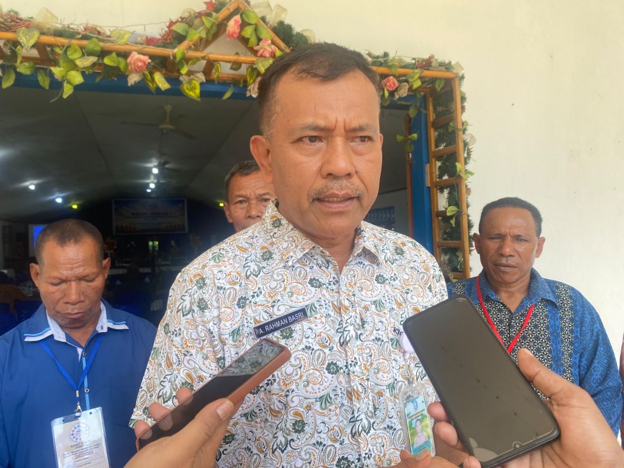 Dr. Abdul Rahman Basri, S.Sos., MKP., Asisten II Setkab Jayapura ketika diwawancarai
