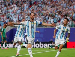Hat-trick Bersejarah Messi Hancurkan Aljazair, Argentina Awali Misi Pertahankan Gelar dengan Gemilang