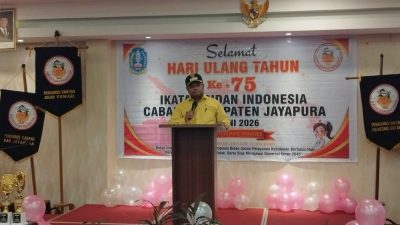 HUT IBI ke-75, Wabup Haris Yocku: Bidan Mitra Strategis Wujudkan Kabupaten Jayapura yang Sehat