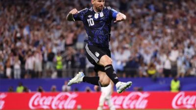 Messi Cetak Rekor, Argentina Sempurna di Fase Grup dan Melaju ke Babak Gugur sebagai Juara Grup J
