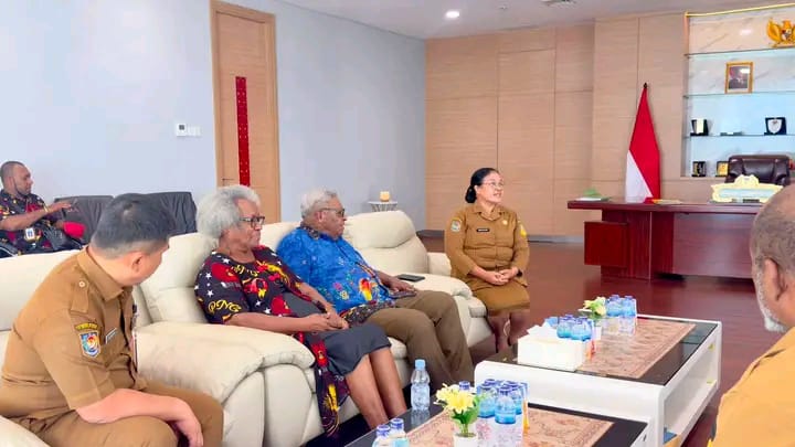Nampak suasana keakraban ketika Konsulat Jenderal PNG pamitan usai 11 tahun bertugas di Papua