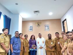 Awali Semangat Baru, Kesbangpol Papua Resmikan Ruang Kerja dengan Doa dan Pemberkatan