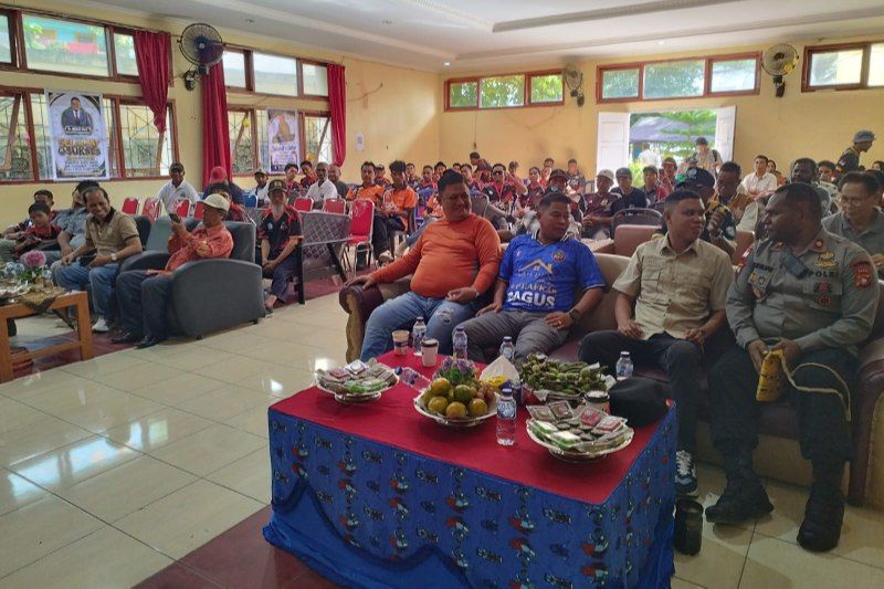 Nampak suasana pembukaan open turnamen Domino belakang pasar (Bepas) X Polri Championship di Aula Kantor Distrik Abepura