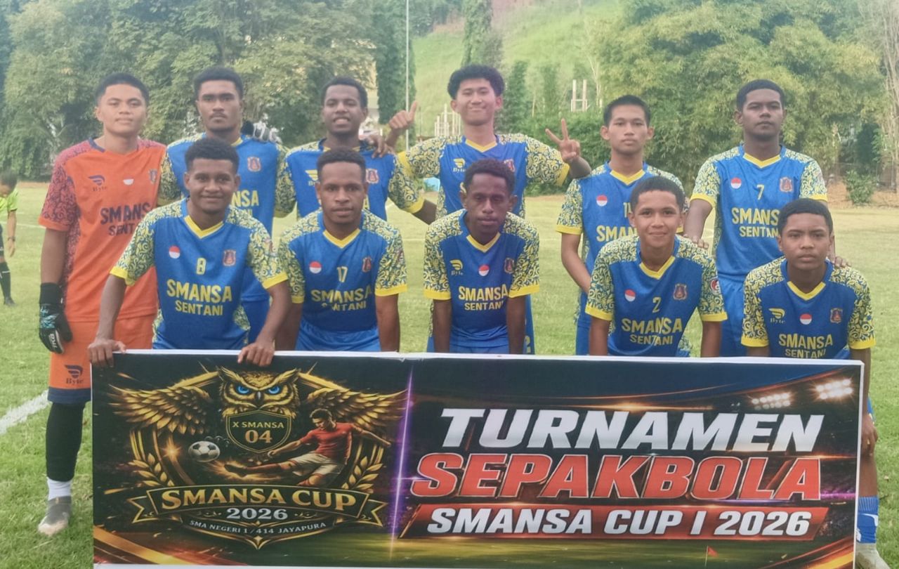 Tim SMA 1 Sentani melakukan partai pembukaan