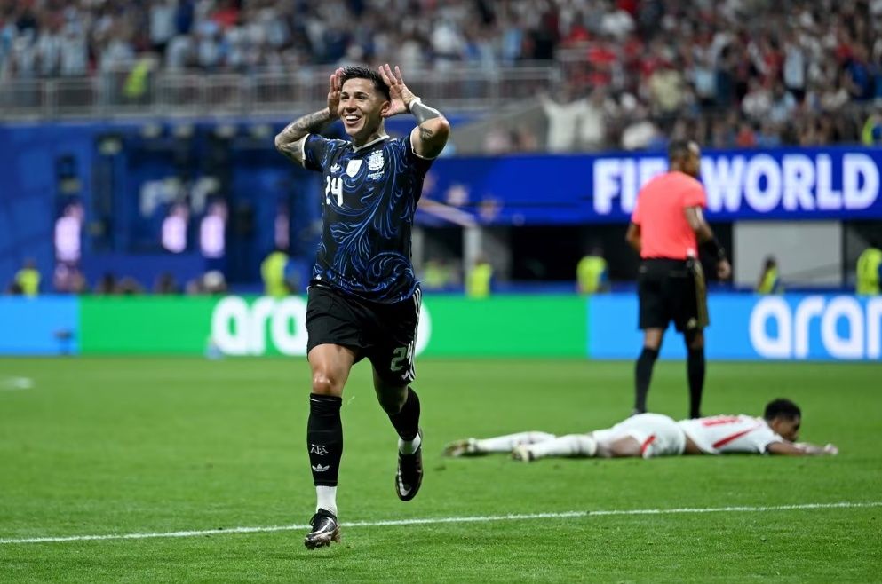 Enzo Fernández mencetak gol penyama kedudukan pada menit ke-88 dalam laga semifinal melawan Inggris.