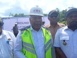 Wagub Papua dan Bupati Jayapura Letakkan Batu Pertama Sekolah Rakyat di Maribu