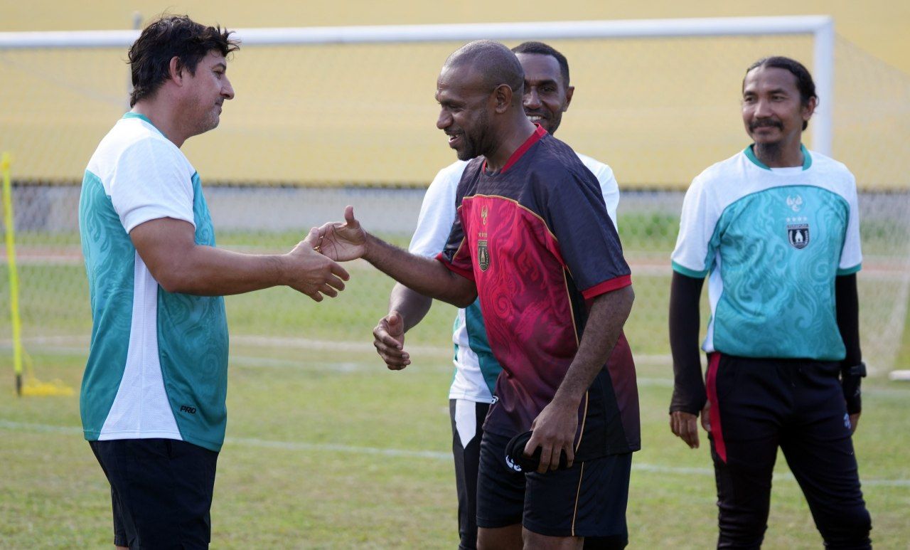 Kaka Bochi bertemu mantan pelatih kembali di Mandala