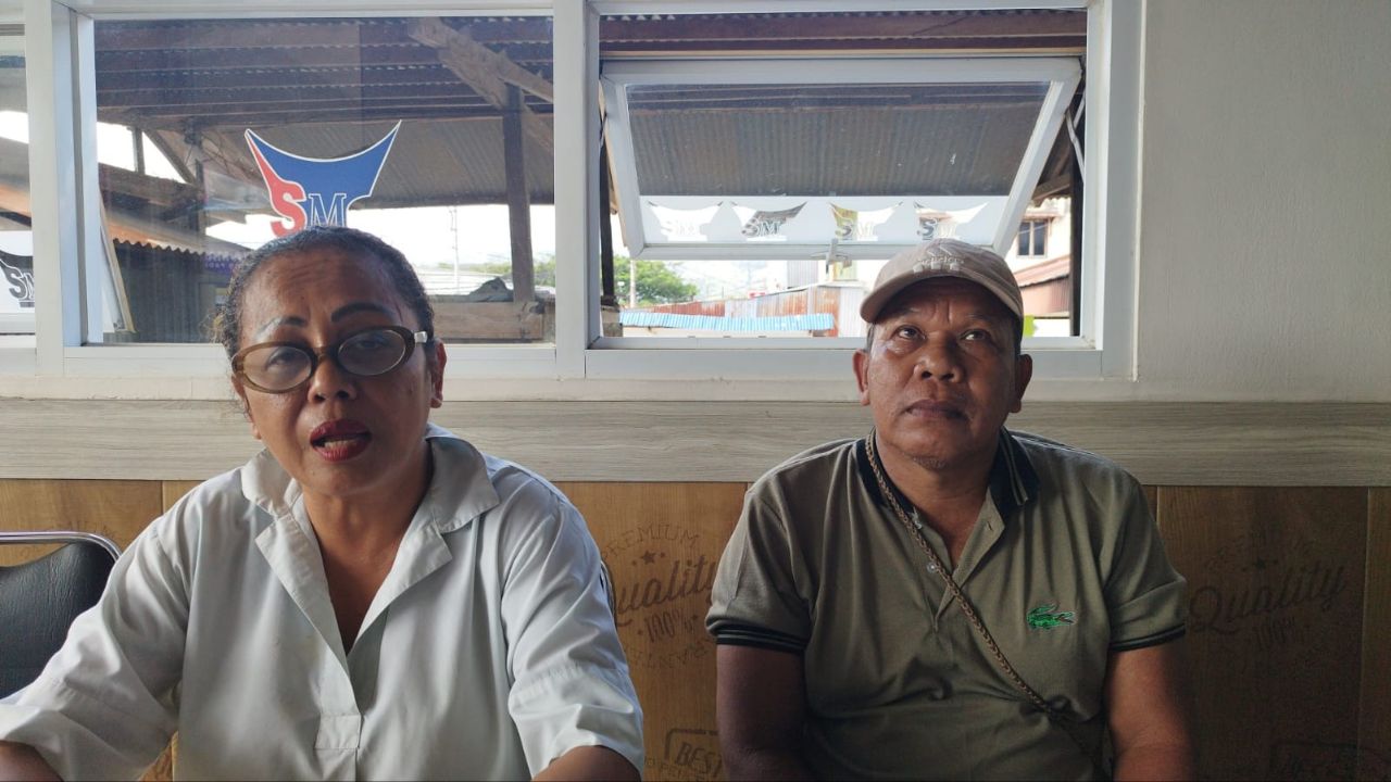 Nampak Kuasa Hukum Gassing, Audrey Latumahina, SH., ketika memberikan keterangan pers