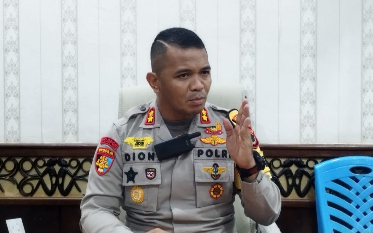 Kapolres Jayapura AKBP Dionisius Helan, SIK., MH., ketika memberikan keterangan pers