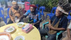 Pelukan dan Air Mata di Biak, Dualisme Dewan Adat Papua Berakhir