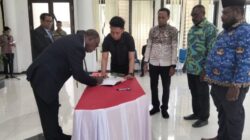 Bupati Robby Rumansara Lantik Empat Pejabat Inspektorat Mamberamo Raya