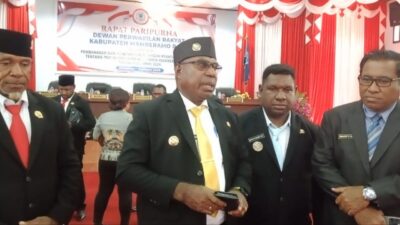 Bupati Rumansara Hadiri Paripurna DPRK Bahas Perubahan APBD Mamberamo Raya